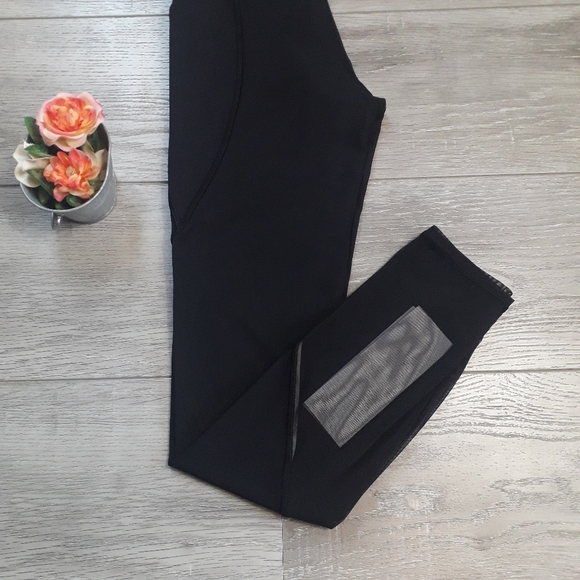 Lululemon | Jet Black mesh leggings - Picture 8 of 15